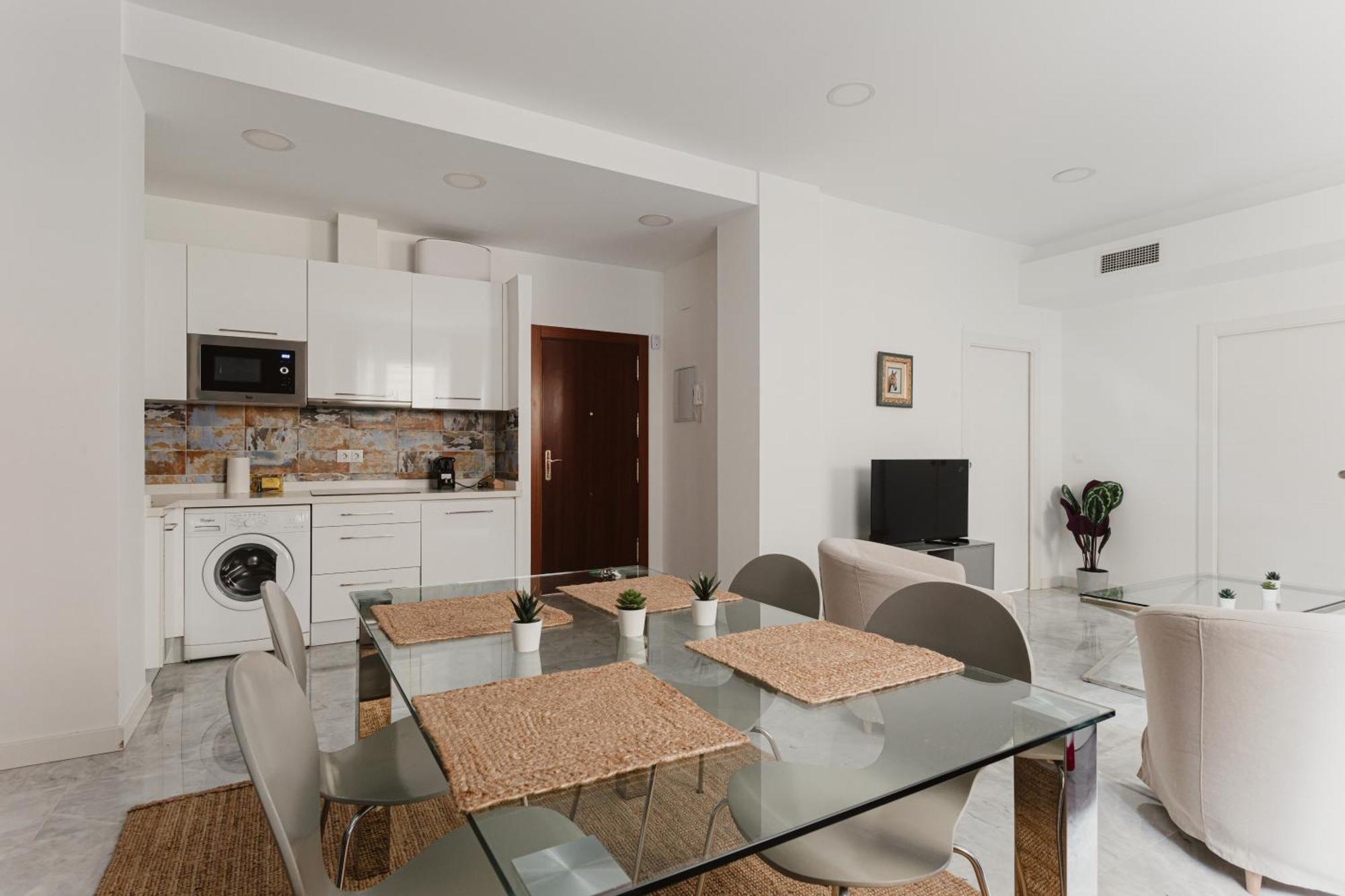 Quiet And Comfortable Fully Renovated Séville
