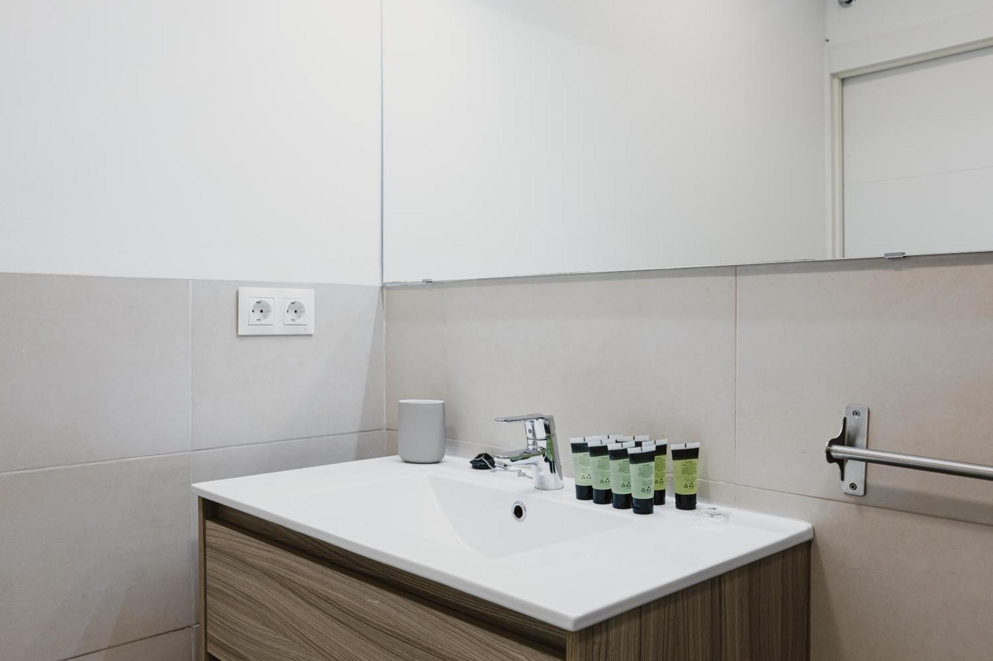 Quiet And Comfortable Fully Renovated Appartement